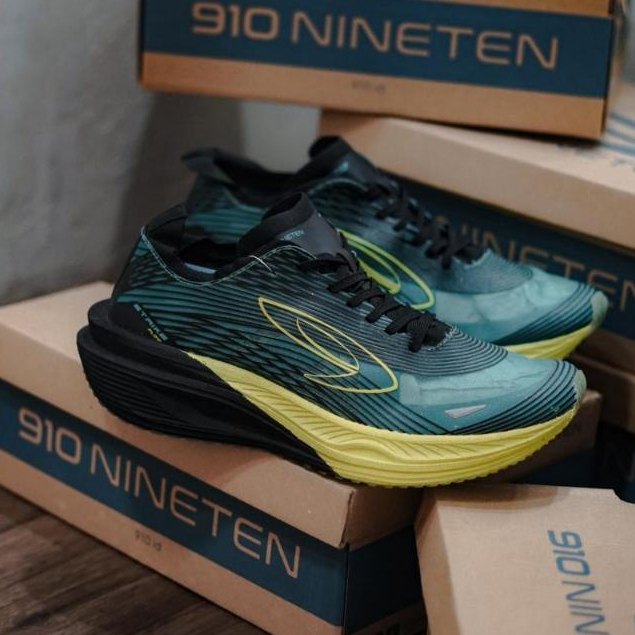 ROAD RUNNING SHOES 910 HAZE FLOW