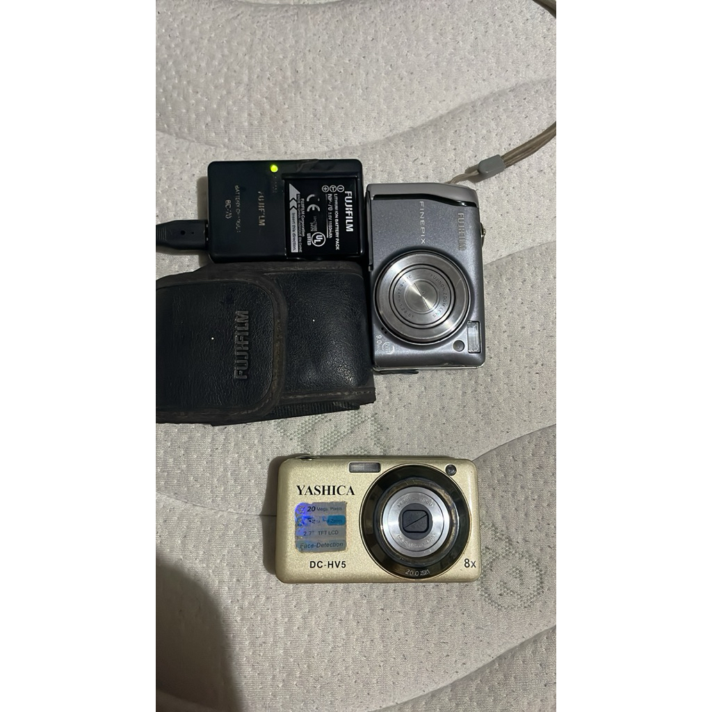 Camera digicam bekas/second/vintage/rare yashic.a dc-hv5/finepix f47fd