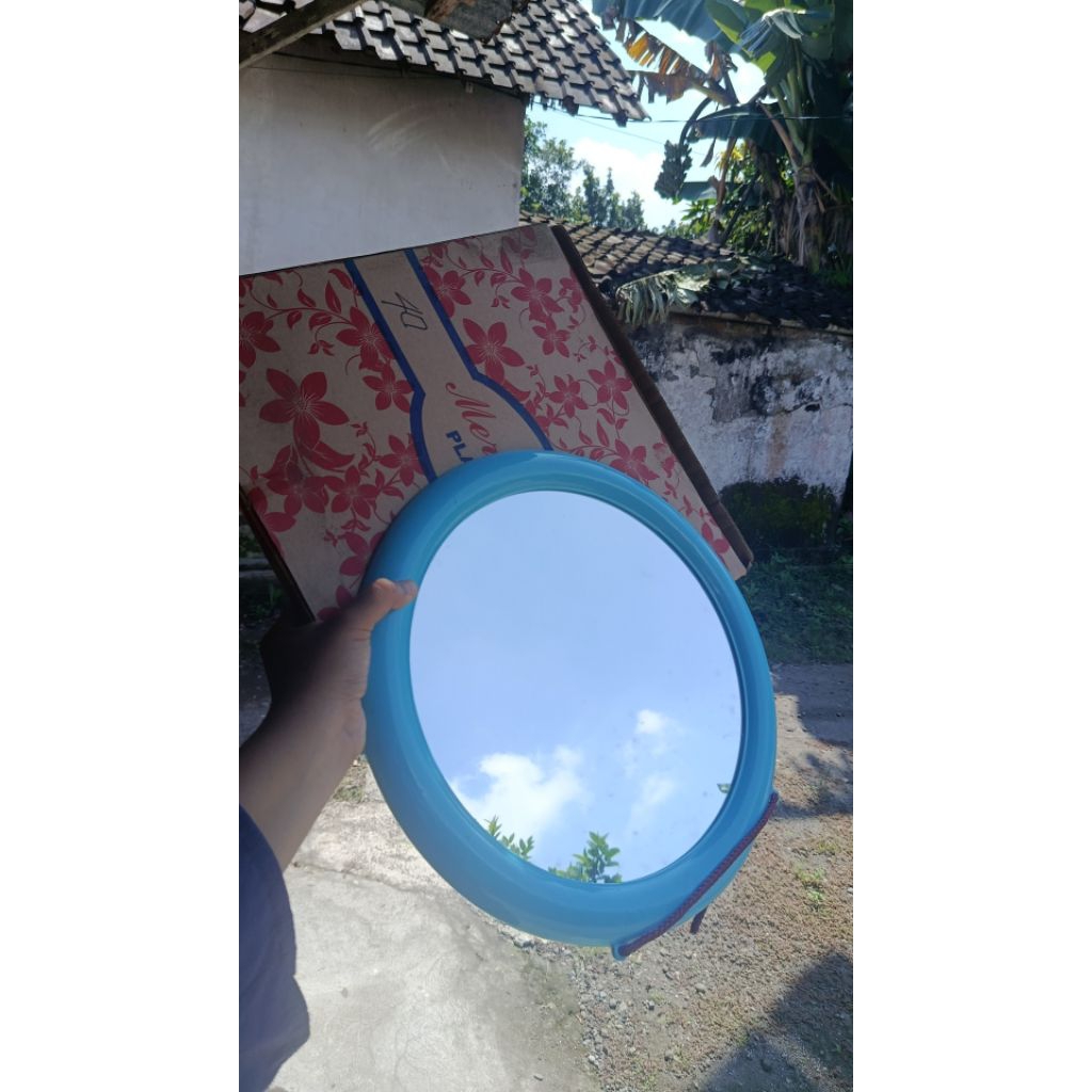 kaca bulat besar bisa digantung