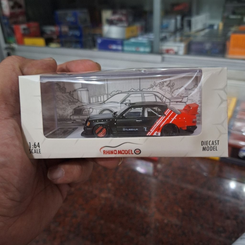 Rhino Diecast Skala 64 Mercedes Benz W124 Modified Black