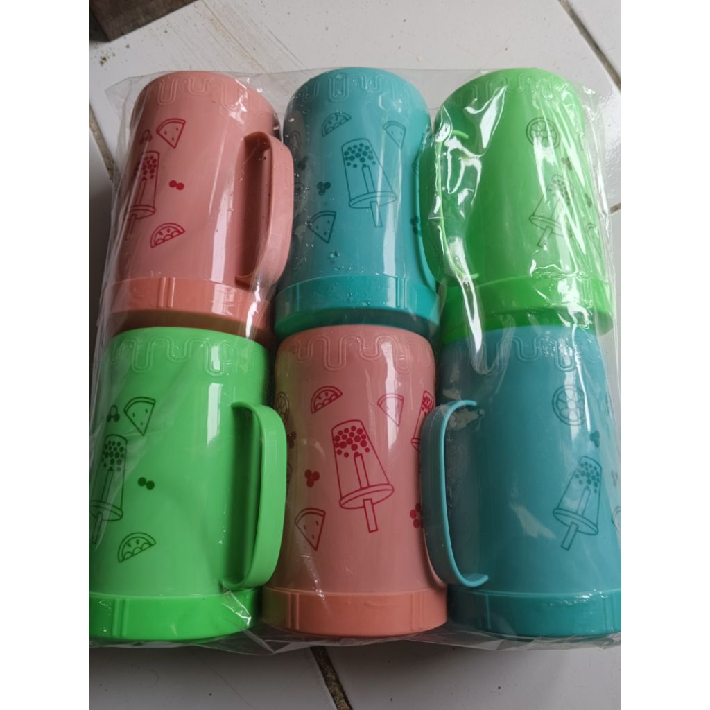 gelas atau mug warna setengah lusin