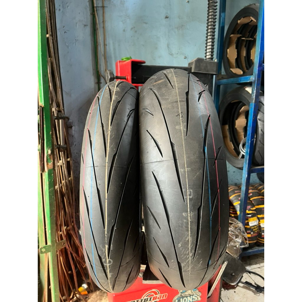 Ban Dunlop Q5 import 180/55 dan 120/70-17 new lepas stiker 2025/2026