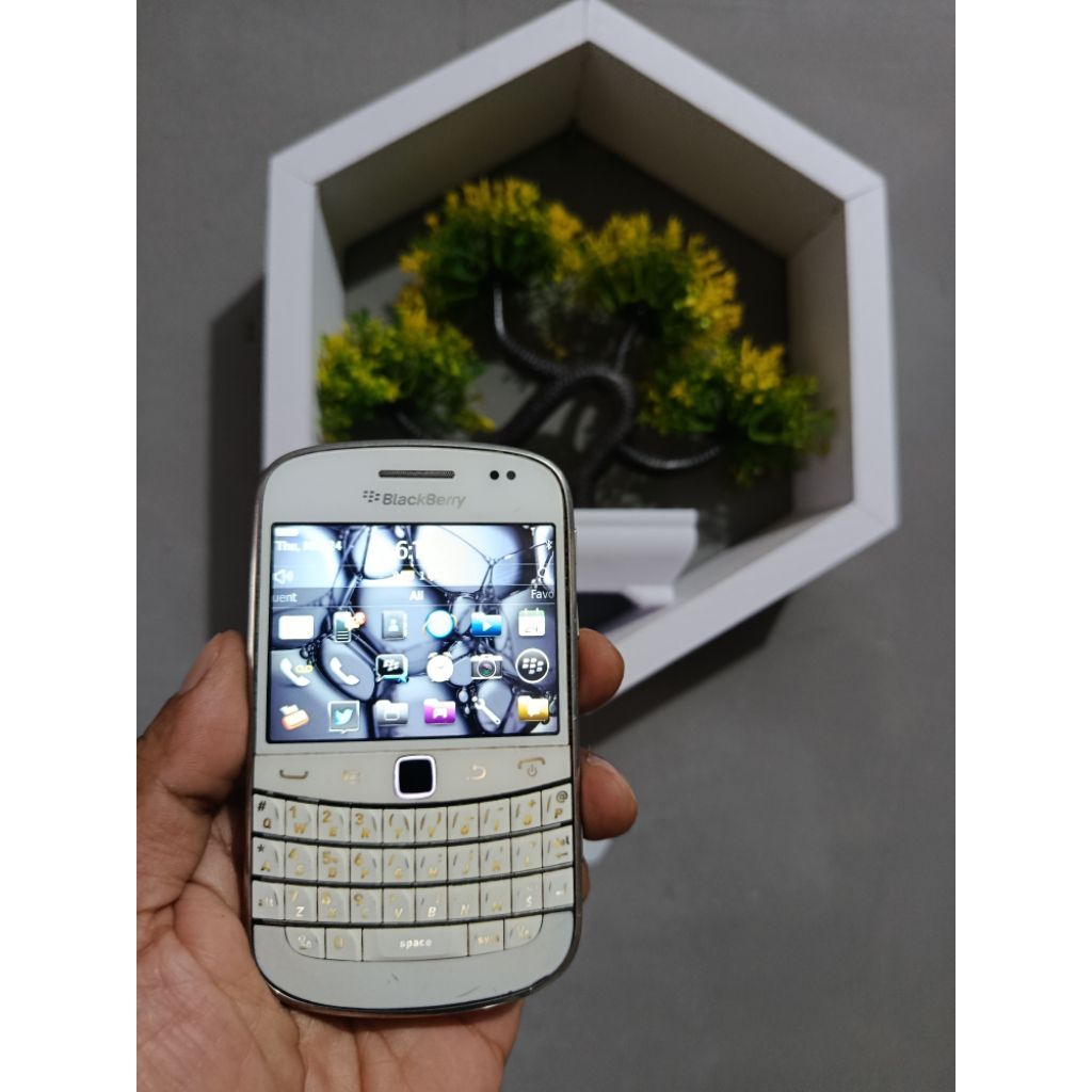 BLACKBERRY BOLD DAKOTA 9900 NOSTALGIA