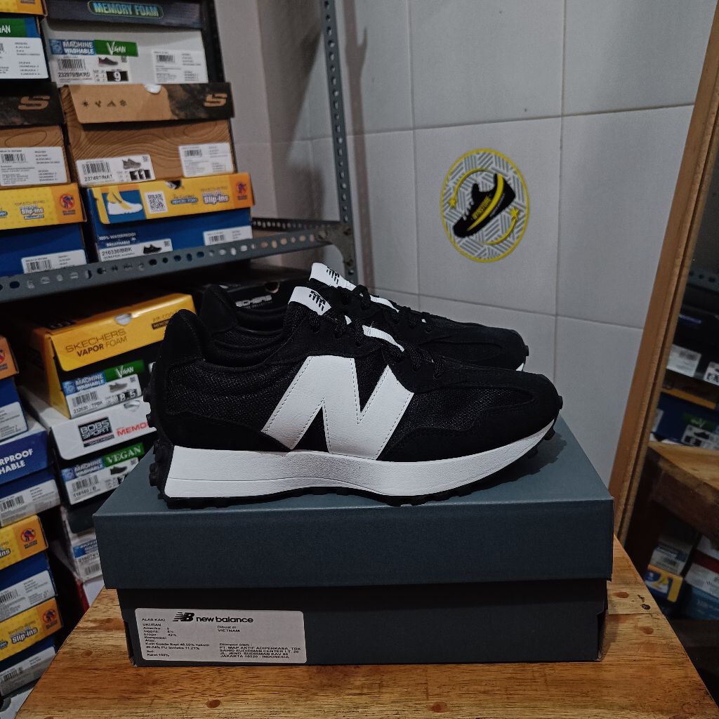 Sepatu Kasual / Daily Shoes - Nb Kasual 327 Black