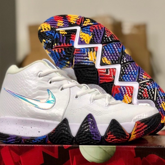 Sepatu Nike NCAA Kyrie Irving March Madness