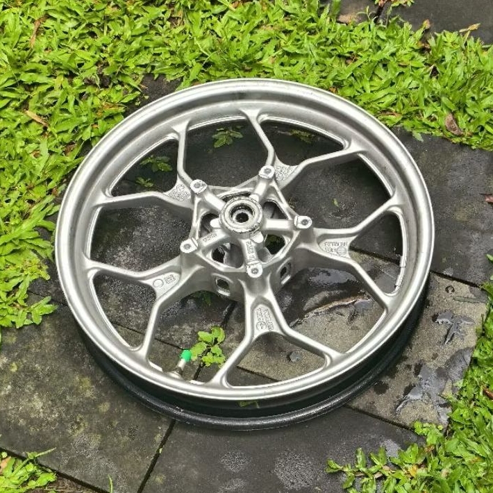 VELG DEPAN R25 TANPA DISK BAN