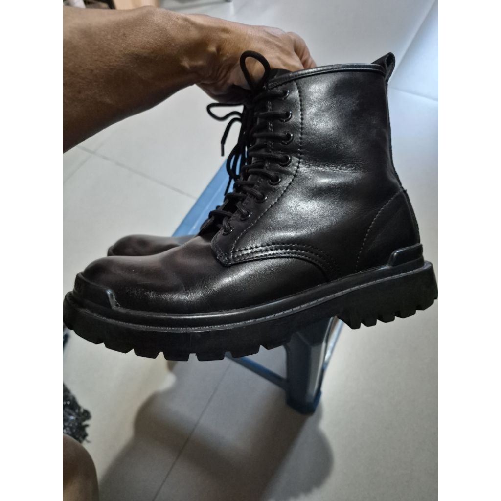 sepatu second boot high kulit sz 42,5/270