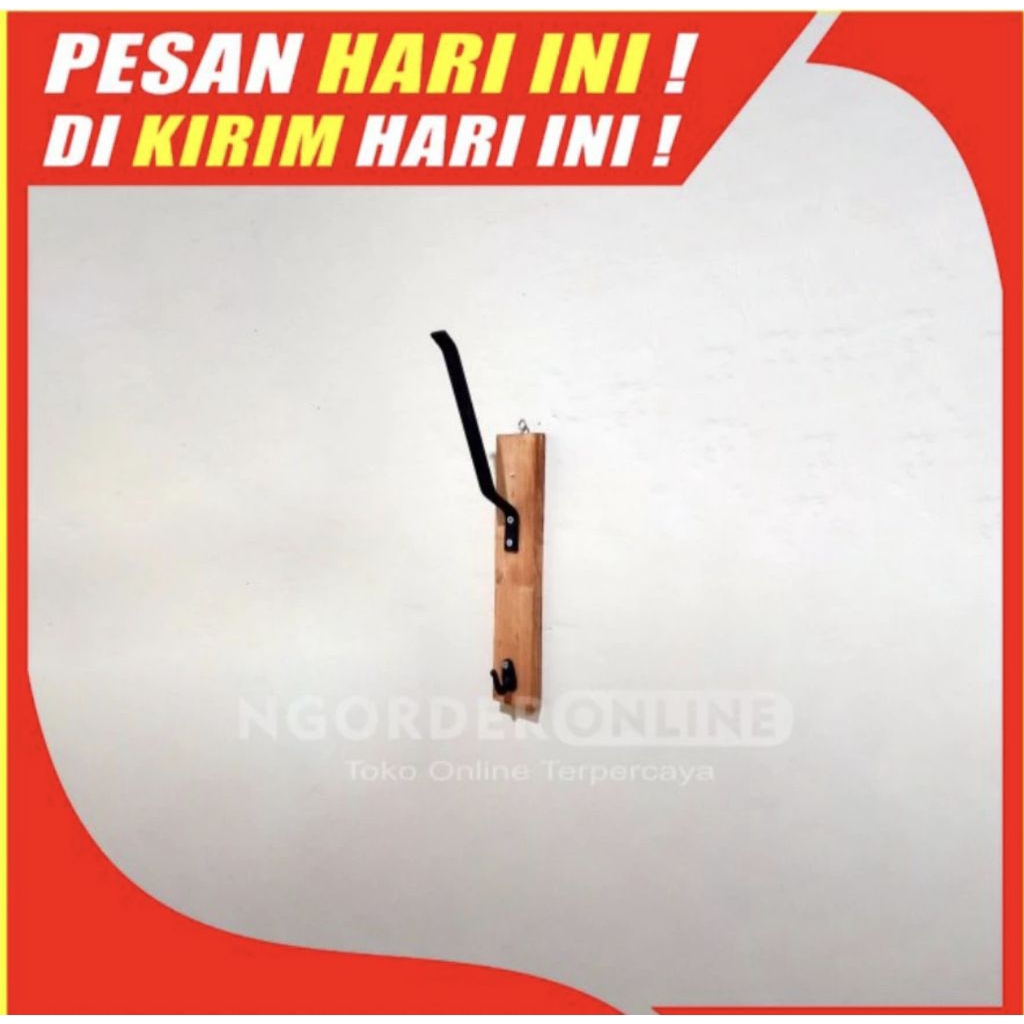 Gantungan Helm Dinding Rak Cantolan Besi Rak Penyimpanan Helm Rak Helm Kayu