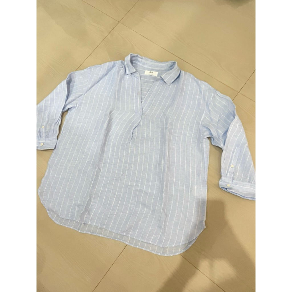 uni Kemeja v neck top blouse salur top baby blue uni*lo
