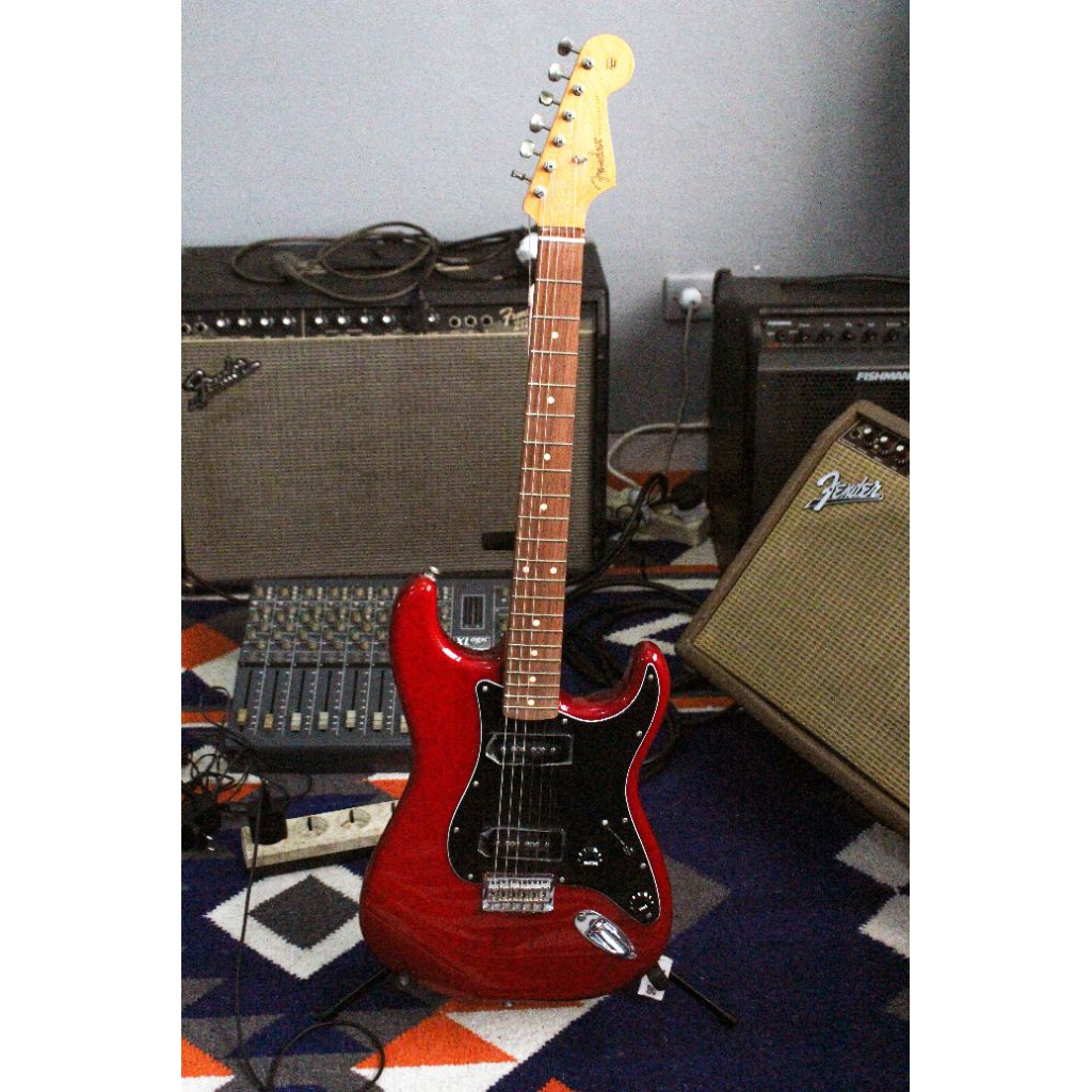 Fender Noventa Stratocaster Crimson Red Transparent MIM 2021 – NOS