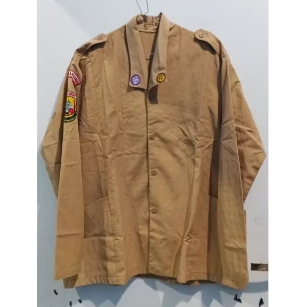 Preloved seragam pramuka buat ibu guru atau anak size besar