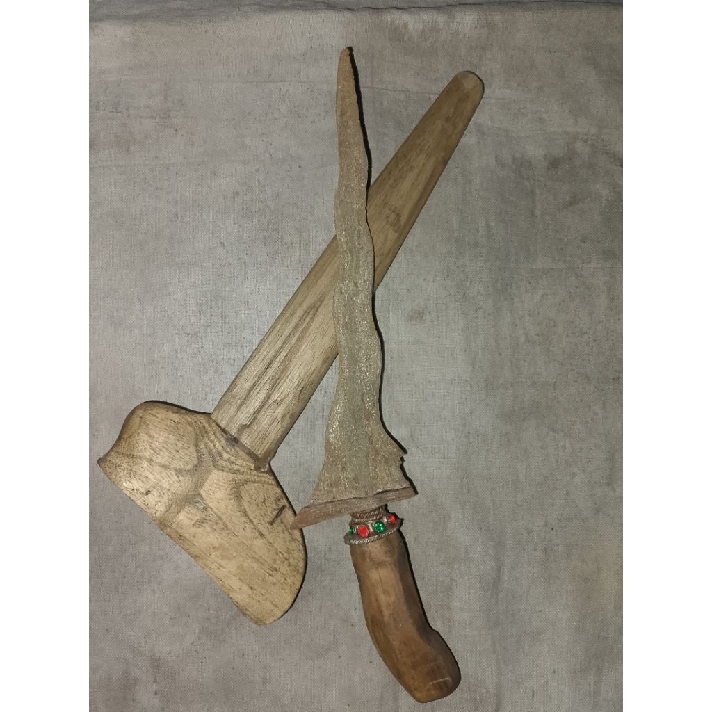 Keris carubuk patrem Luk 7 BESI TEMUAN DARAT(BUKAN COR)
