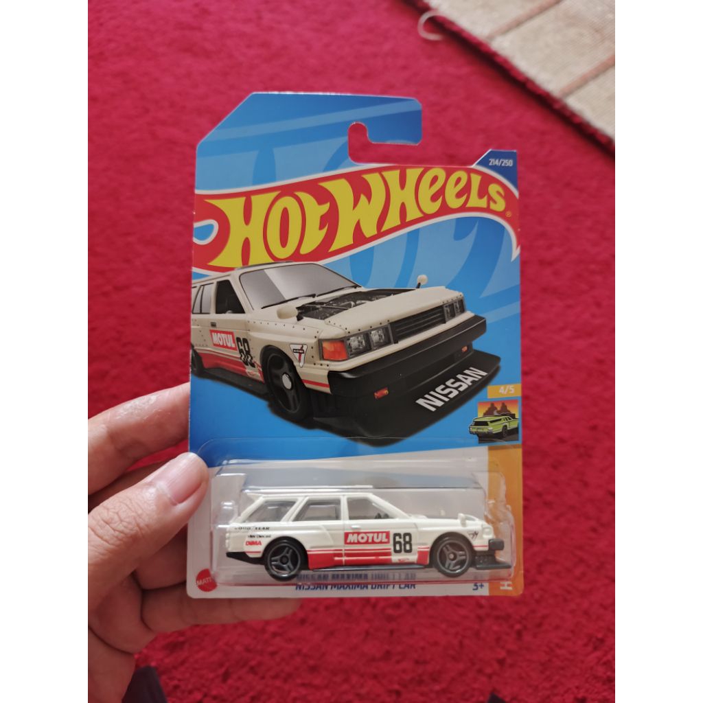 Hot wheels nissan maxima