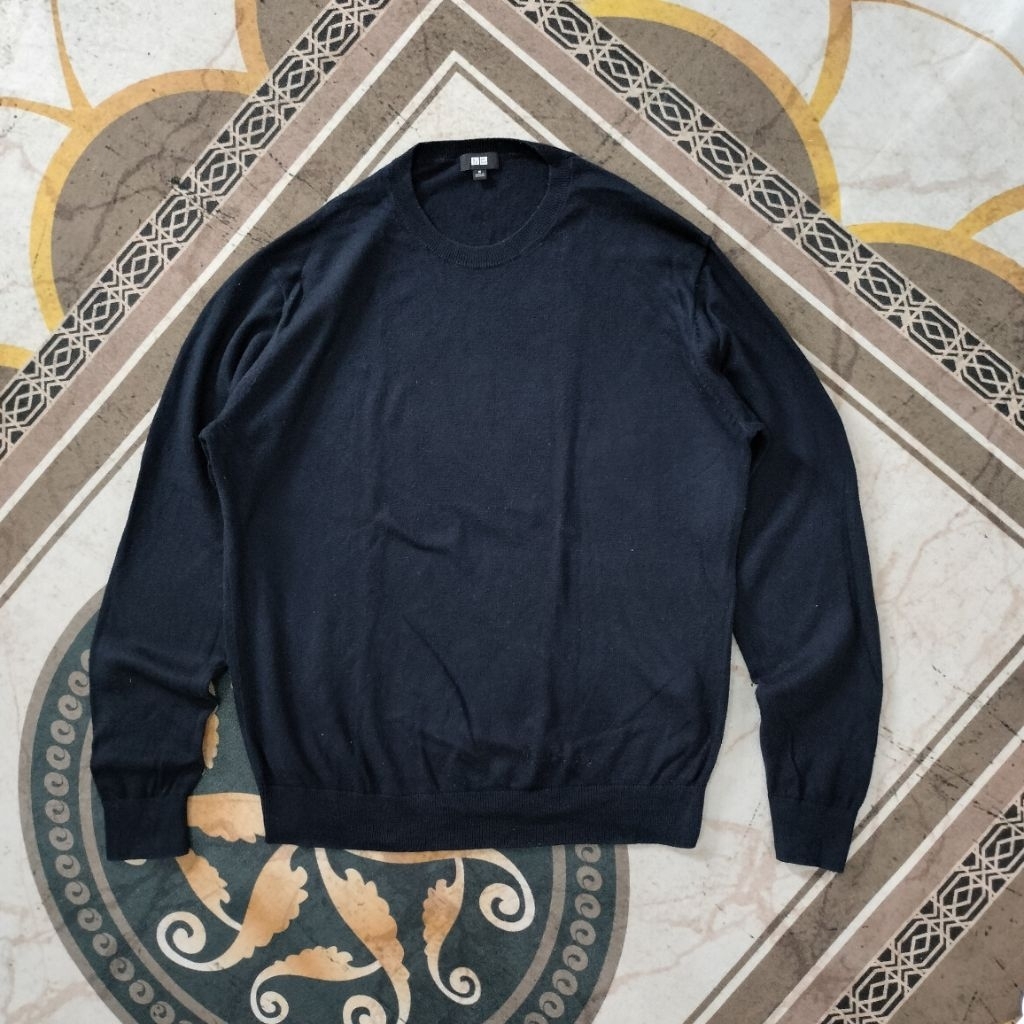 UNIQLO SWEATER RAJUT