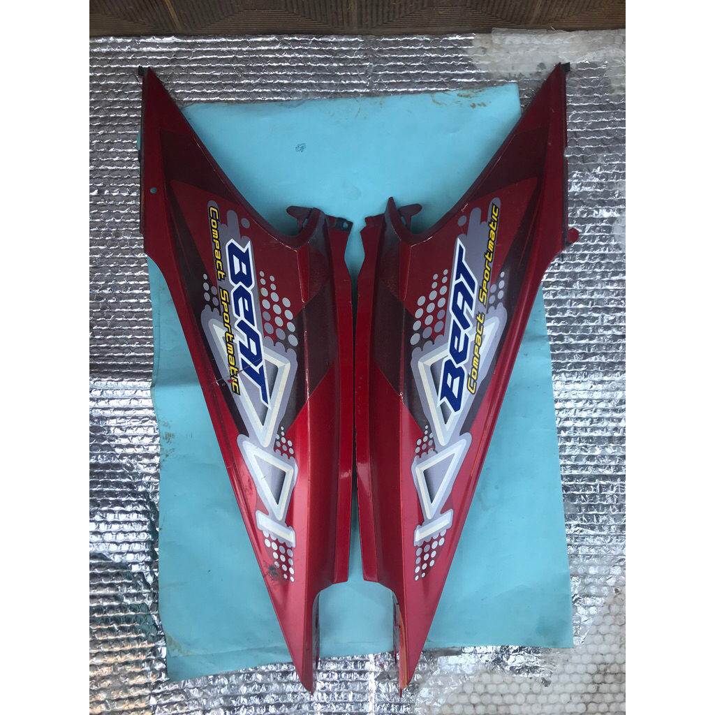 Cover body Samping Honda Beat Karbu Old 2008-2012 set kanan kiri warna merah Ori Copotan Body Beat L