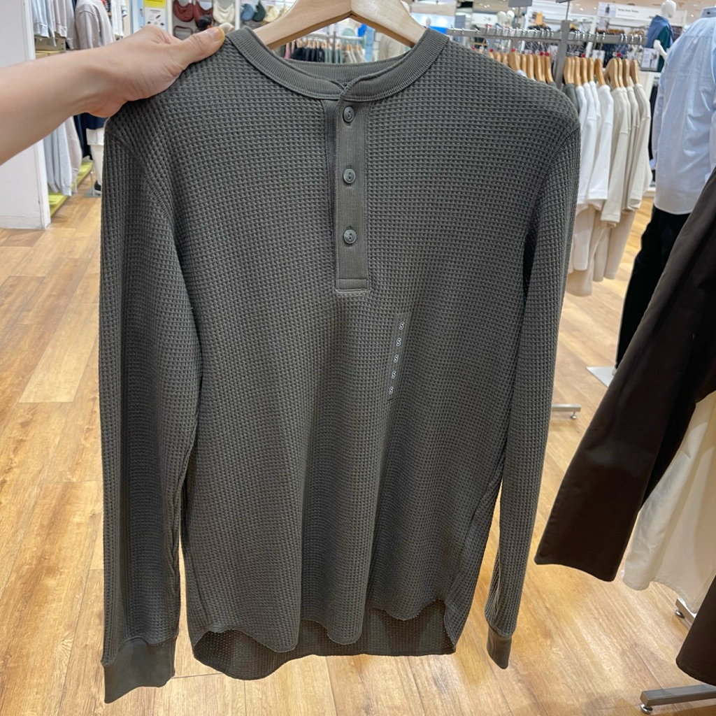 Tshirt Uniqlo Man long Sleeve waffle kerah henley 57 olive