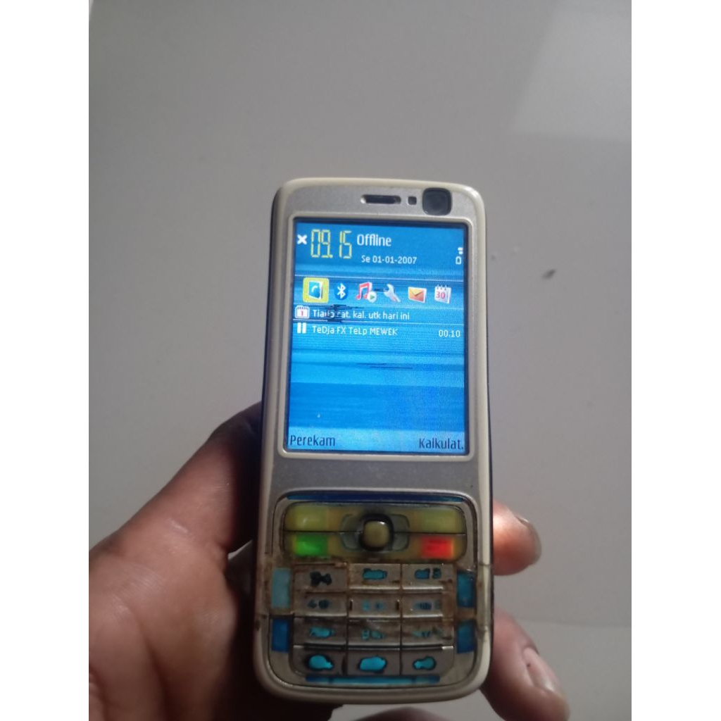 hp minusan  nokia  jadulan hidup casing agak jelek