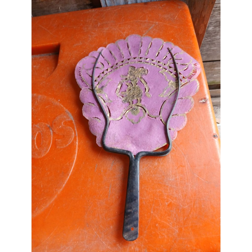 Hiasan dinding kipas kulit pink  gbr wayang 165rb jadul antik vintage lawas display dianggap mati