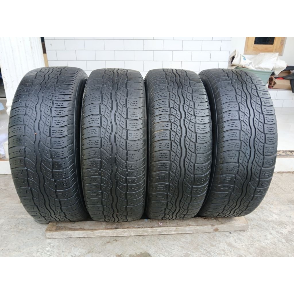 Ban Bridgestone 235/60 R16