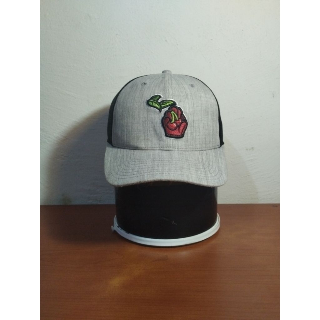 Topi Trucker The Game Likenew