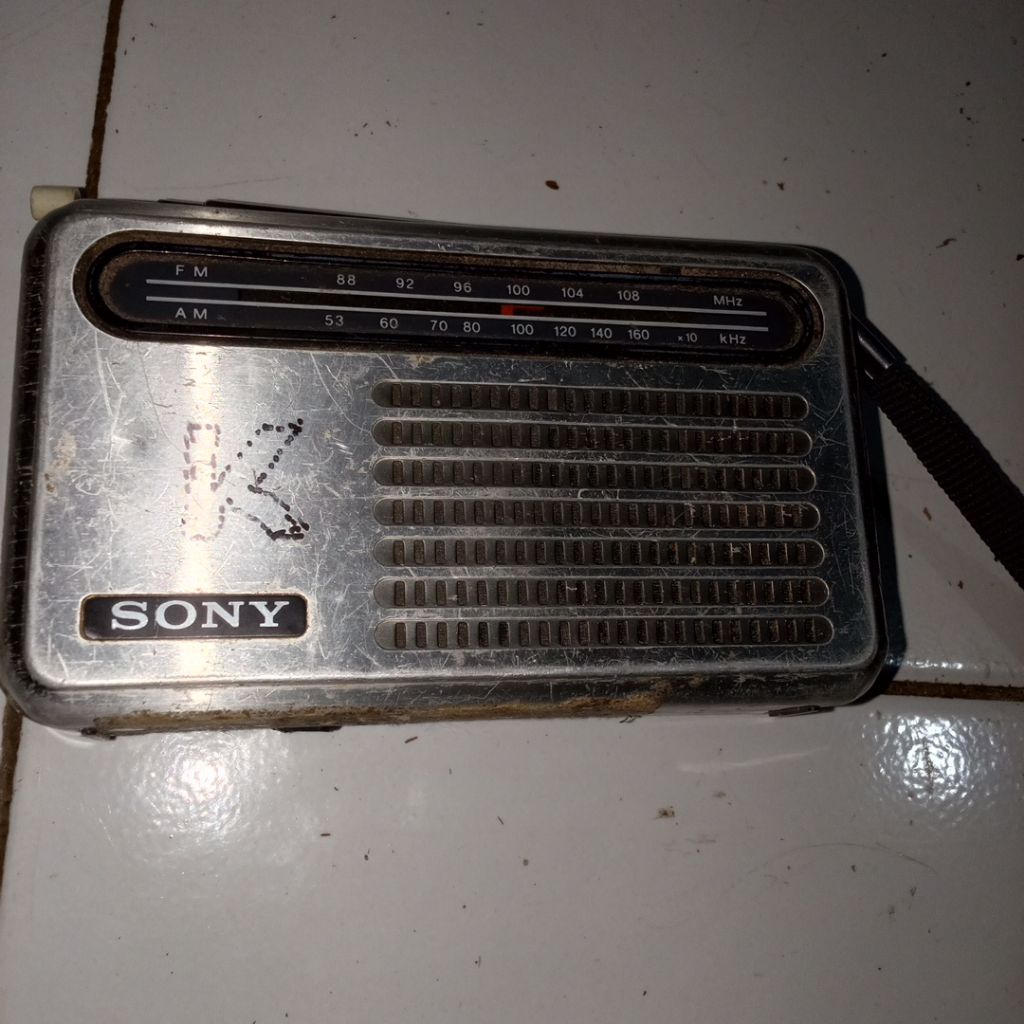 radio mini Sony rusak