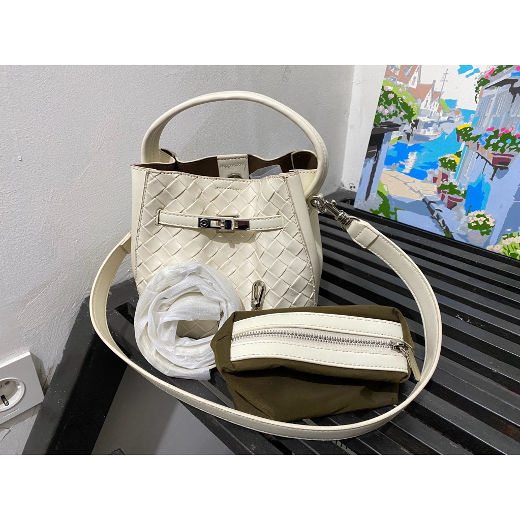 Preloved This Is april Bag