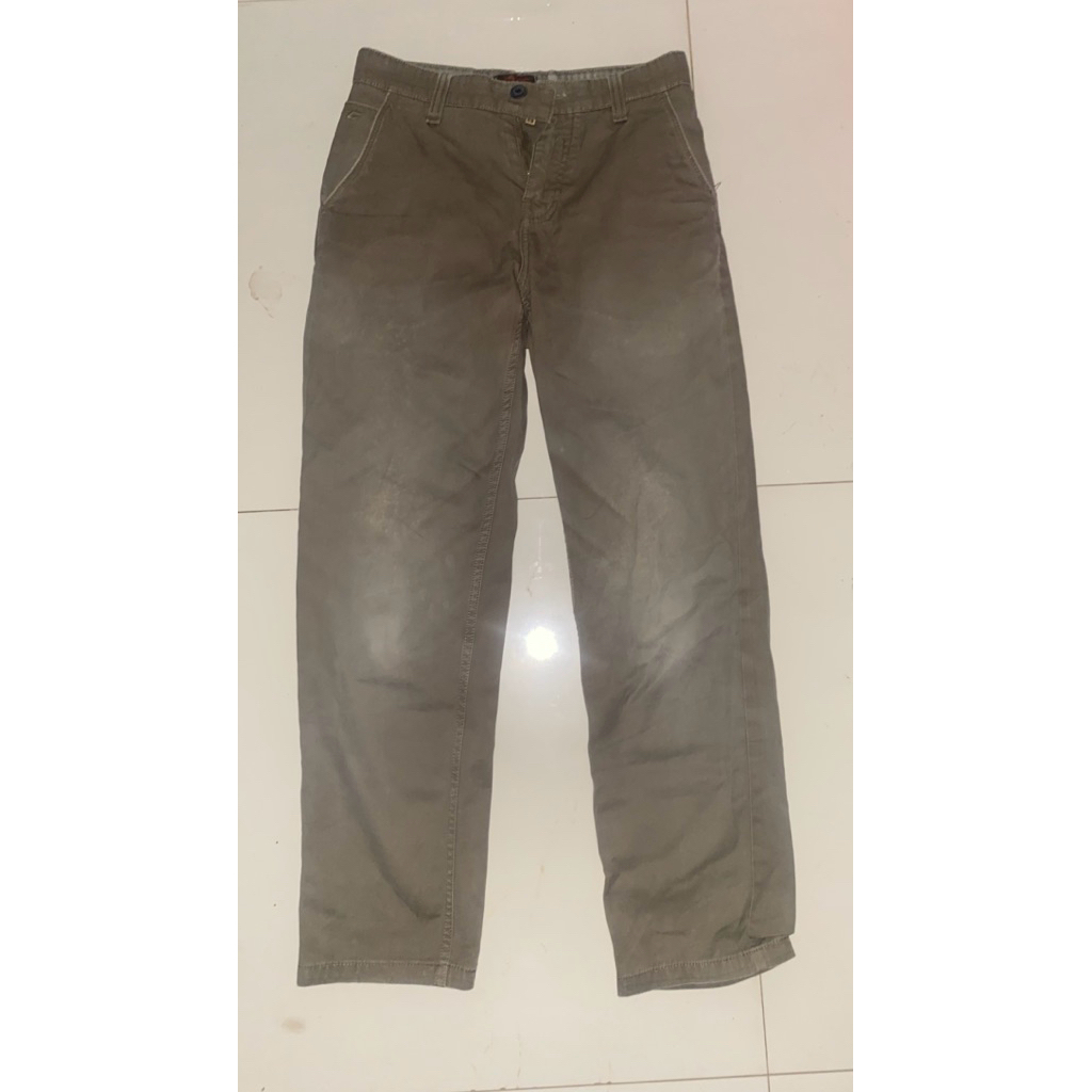 Celana casual cardinal