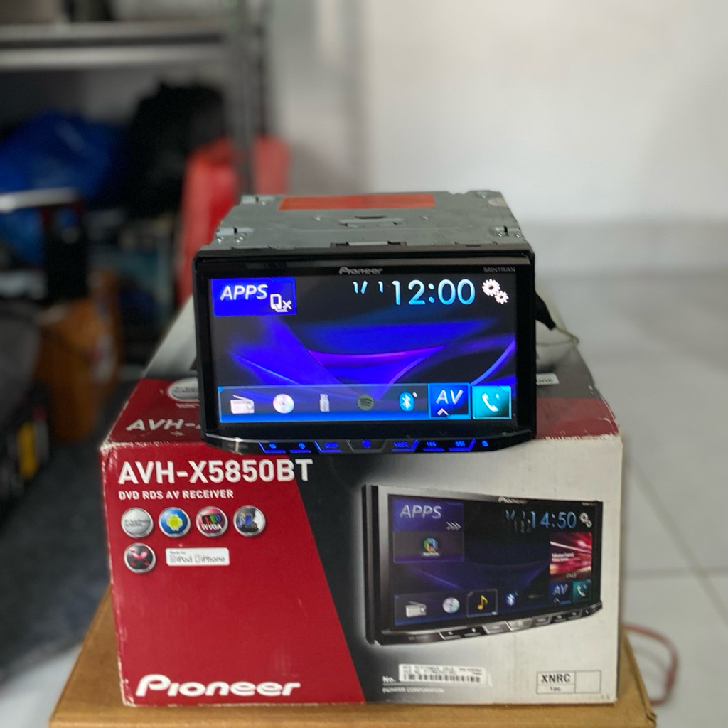 head unit merk pioneer avh-x5850bt 7 inch
