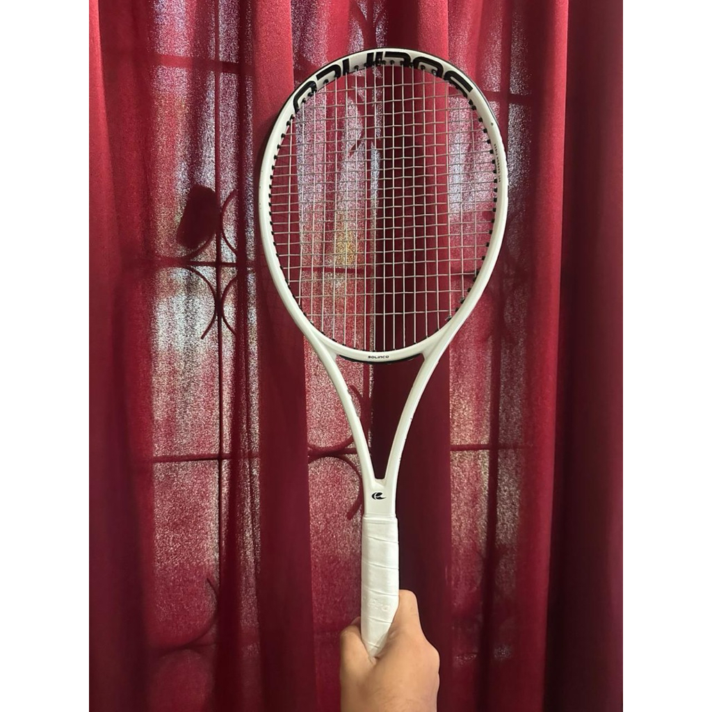 Raket Tenis Solinco Whiteout V1(preloved)