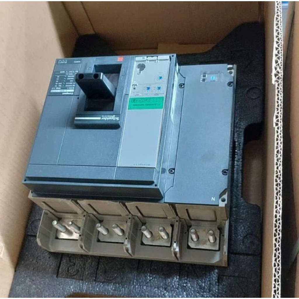 MCCB NS800N 4POLE 800A 50kA MCCB SCHNEIDER