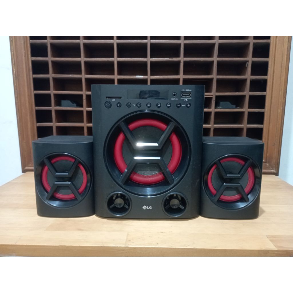 Speaker Aktif Multimedia LG LK72B ( 5" inch ).