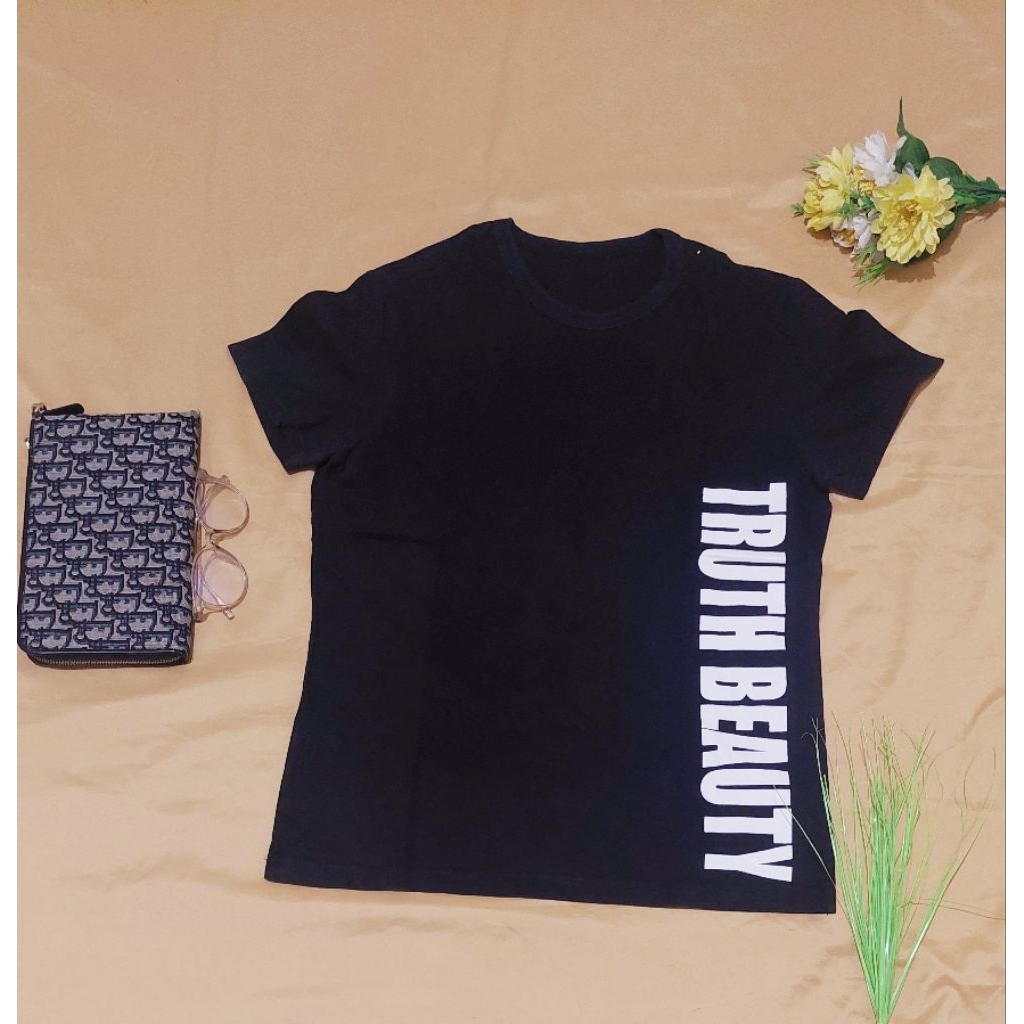 PL. Kaos Hitam Lengan pendek