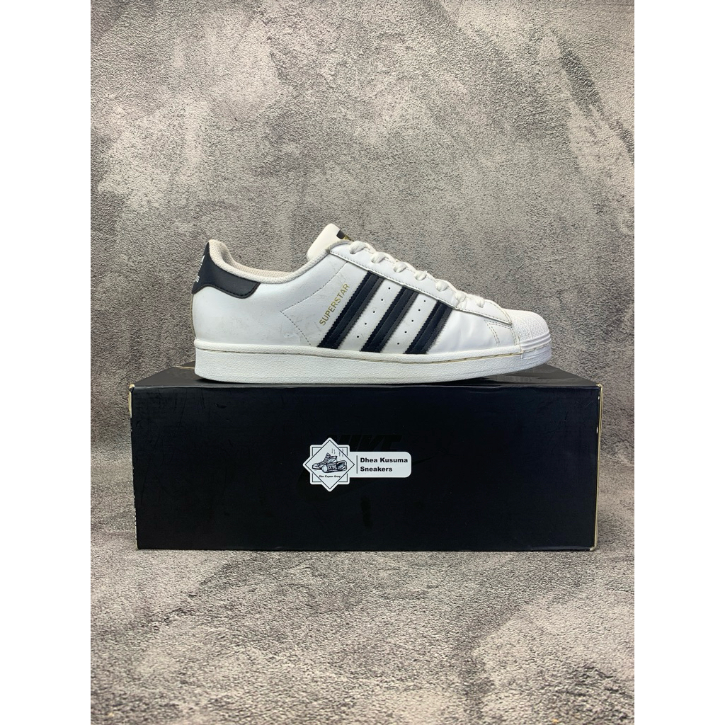 Sepatu Second Casual  Adidas Superstar Black White  Size 42 2/3 insole 27 cm  Original Guarantee 100