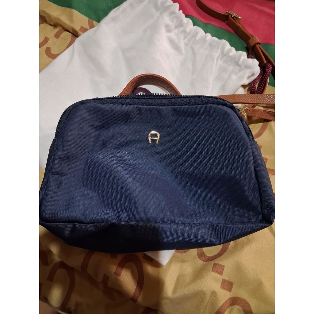 sling bag Aigner from