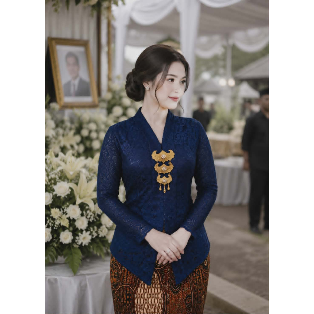Limited Kebaya Jadi Siap Pakai Model Kartini Brokat Lapis Full Furing Katun Biru Navy Lengan Panjang