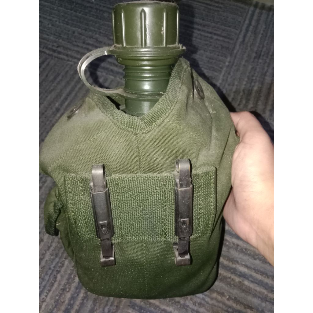 Preloved Botol Minum Army Antik