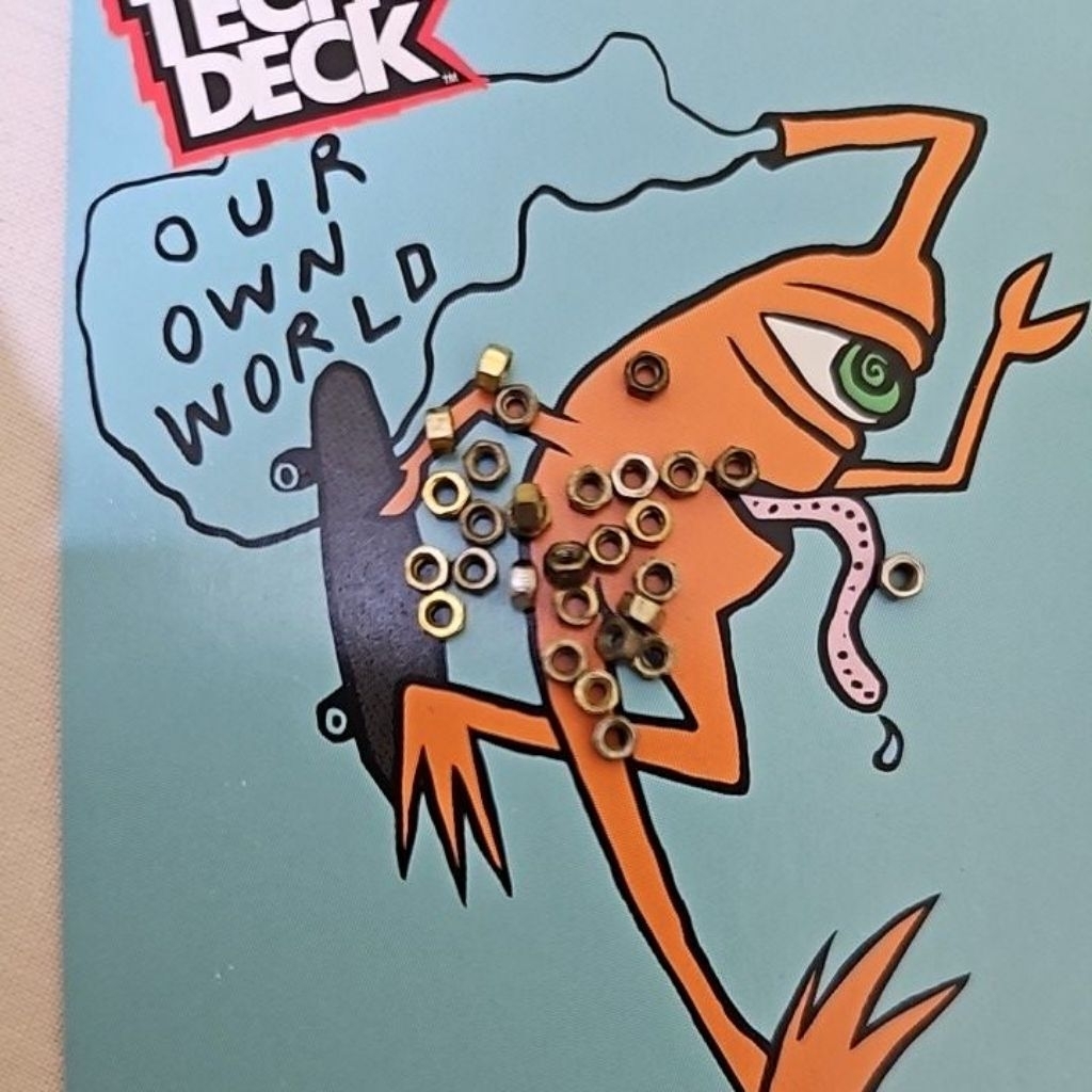 nuts/mur tech deck/fingerboard