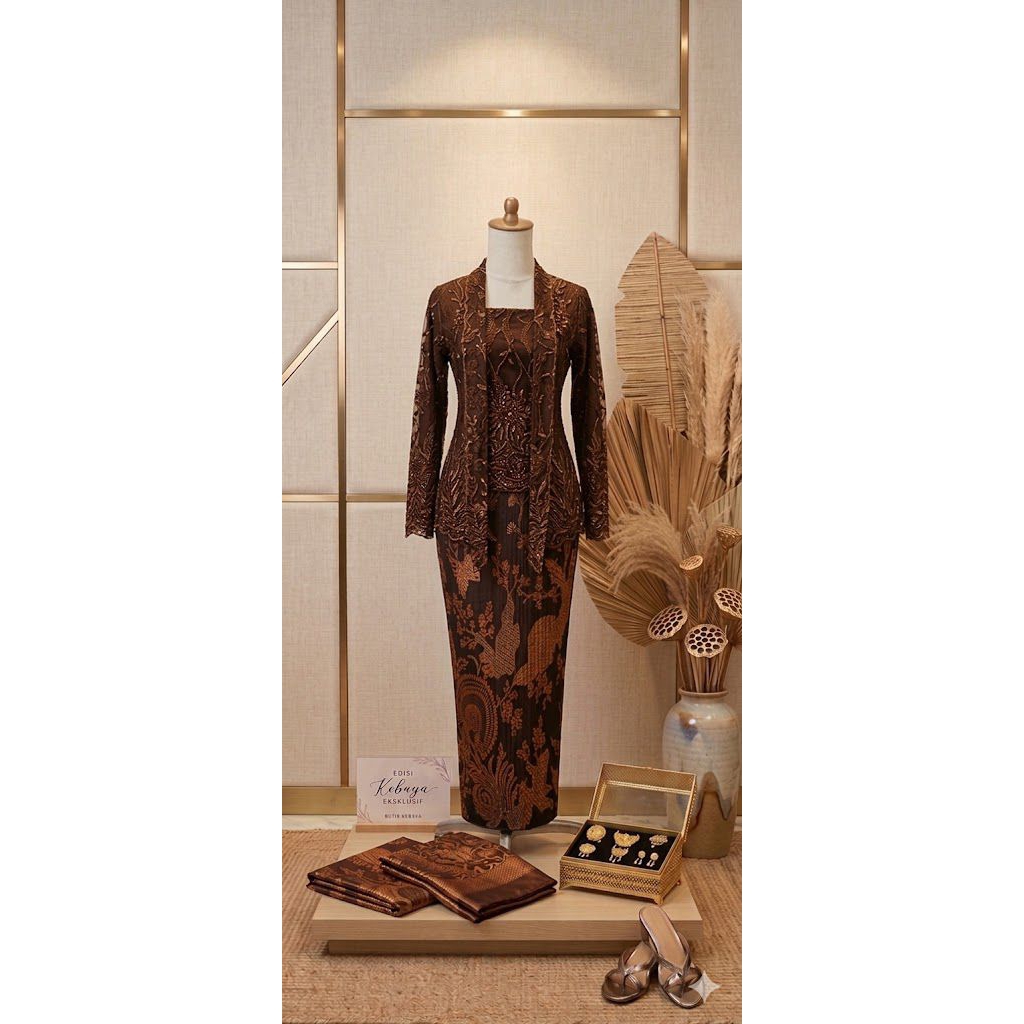 kebaya kutu baru/ kebaya wisuda/ kebaya kondangan / kebaya kekinian / kebaya simpel dan elegan