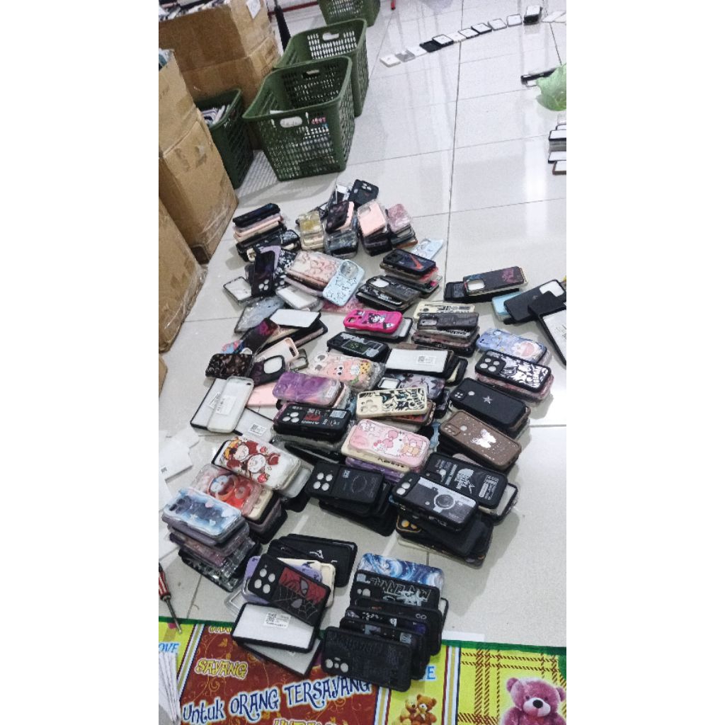 PAKET USAHA(1000), CASING HP 1000pcs android dan iPhon3, TIPE&MOTIF random
