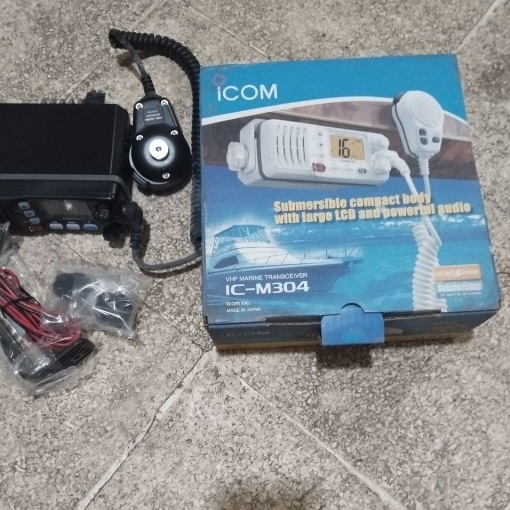 Radio rig icom marine IC-M304