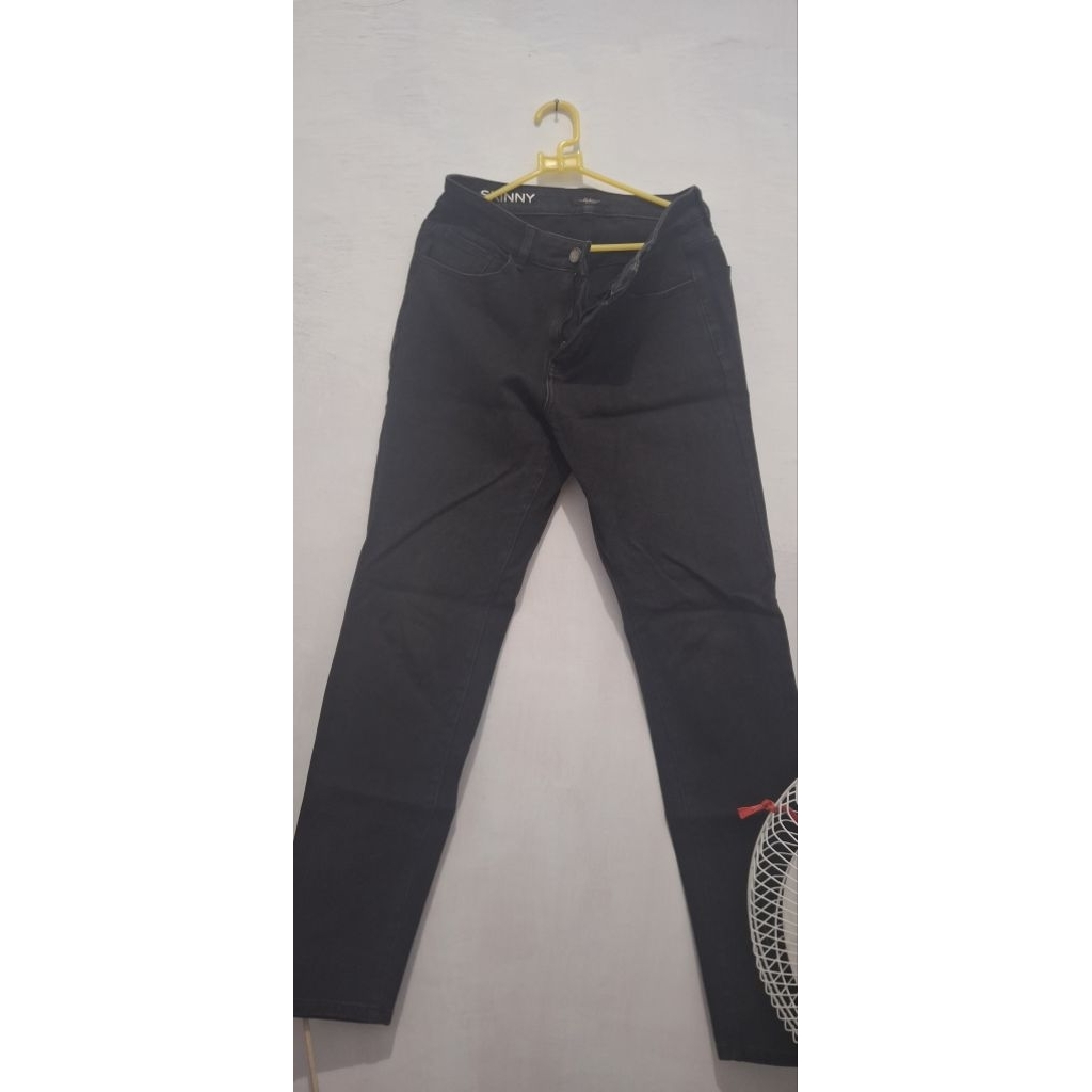 PRELOVED Celana Jeans Baleno Hitam Ukuran 28