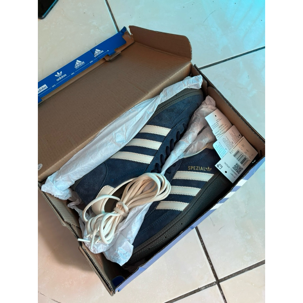sepatu garis 3
