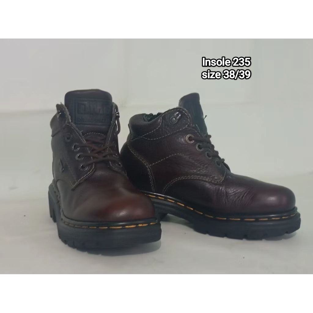 Sepatu DR MARTENS made in ENGLAND