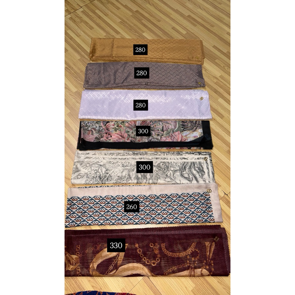scarf Buttonscarves ori , Preloved