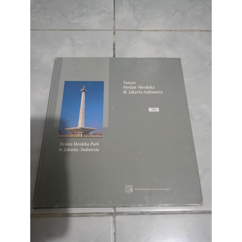 Buku bekas Taman Medan Merdeka di Jakarta-Indonesia
