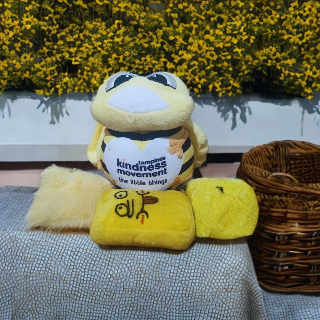 Boneka Lebah