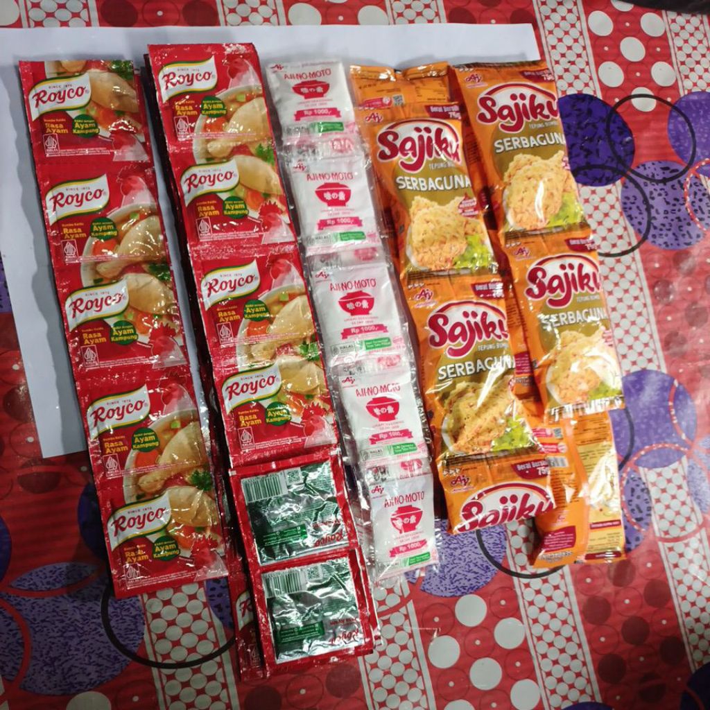 Royco  1 renteng, Ajinomoto 1 renteng, Tepung serbaguna sajiku 1 renteng