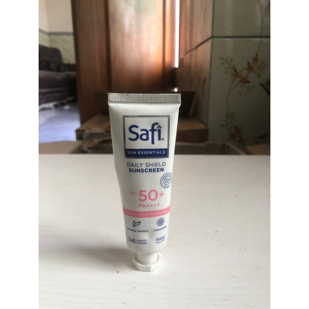 (Reject Kemasan) Safi - Sun Essentials Daily Sheild Sunscreen SPF 50 PA ++++