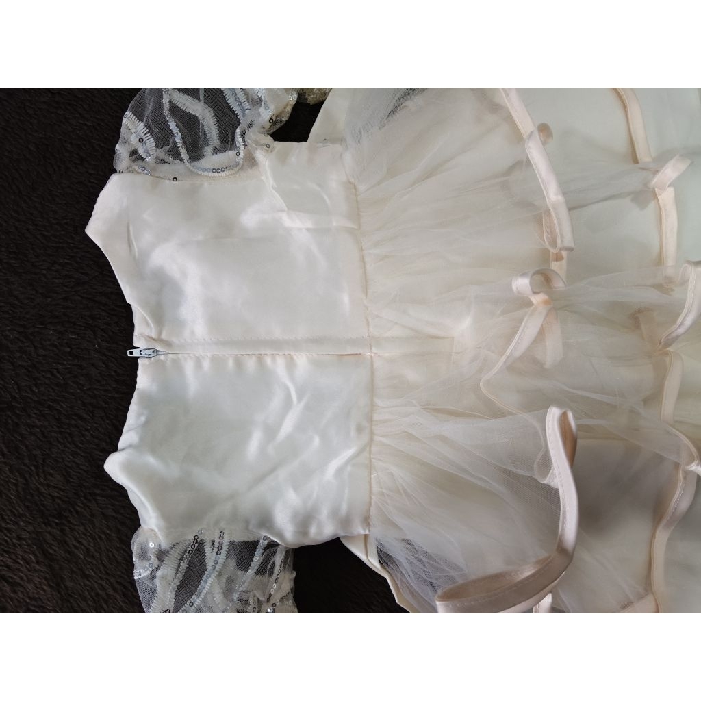 Dress Pesta Anak Perempuan Preloved Cream Mewah Payet & TulleDress Pesta Anak Perempuan Preloved Cre