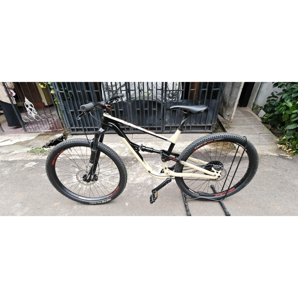 SEPEDA POLYGON SISKIU D7 TAHUN 2019